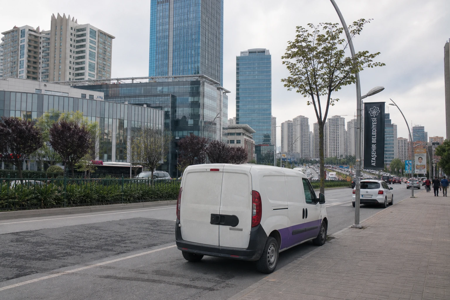 Ataşehir bölgesinde planlı adres servisini temsil eden araç