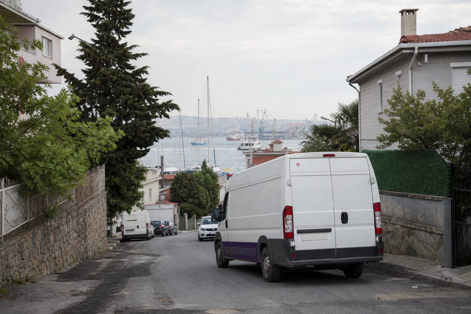 Tuzla bölgesinde planlı adres servisini temsil eden araç